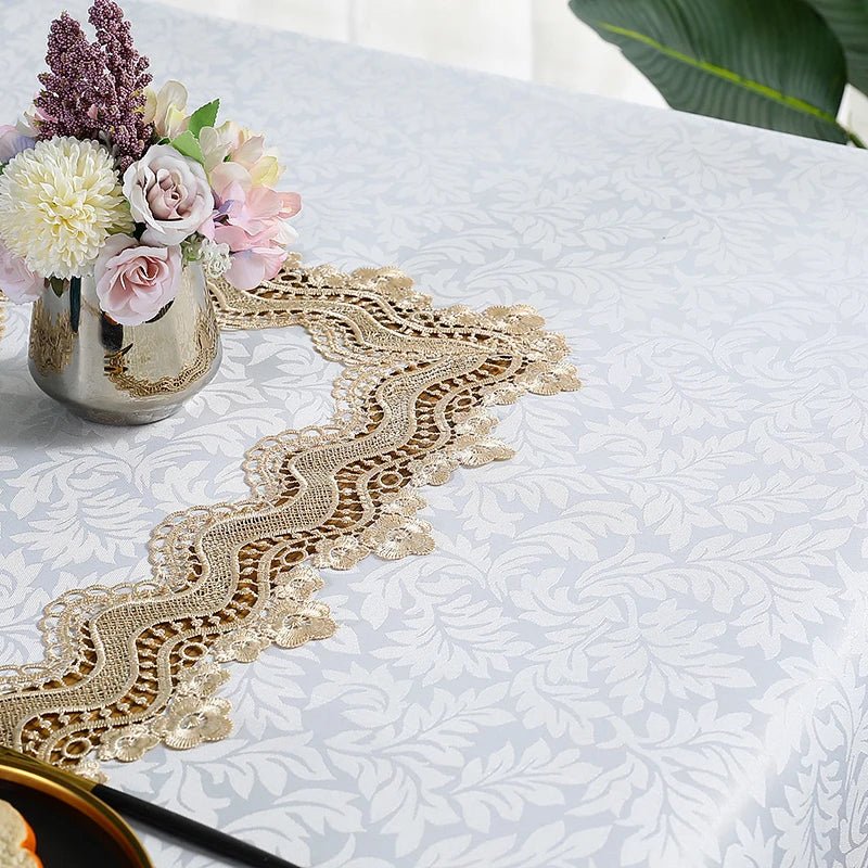 Rechteckige Tischdecke für elegante Esstische: Luxuriös bestickte weiße Tischdecke - ApolettaApoletta