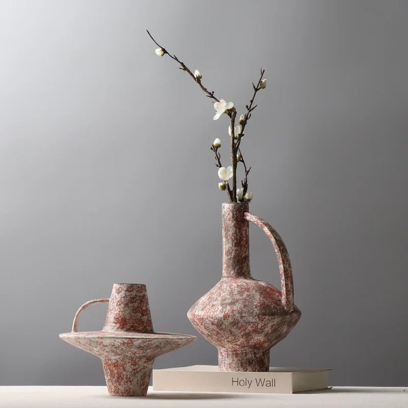 Keramikvase: Handgefertigte Blumenvase im Vintage - Stil mit Griff - ApolettaApoletta
