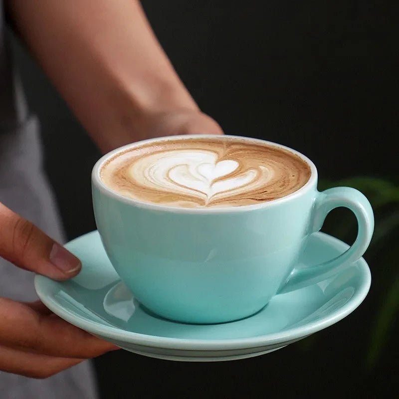 Europäisches Keramik - Set: Moderne Tassen & Untertassen für Espresso, Latte & Mokka - ApolettaApoletta