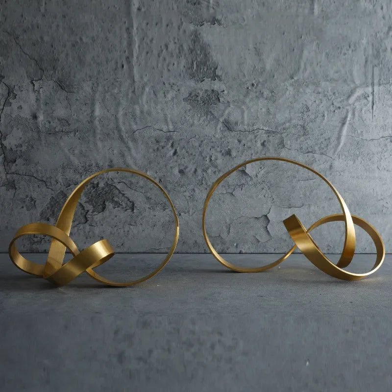 Kreatives Gold - Handwerk: Abstrakte Knoten - Figur aus Metall mit Gold - Finish - ApolettaApoletta