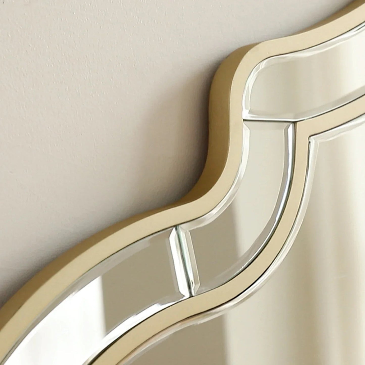 Großer Goldener Wandspiegel: Glasrahmen & Goldrand für Wohnzimmer & Flur - ApolettaApoletta