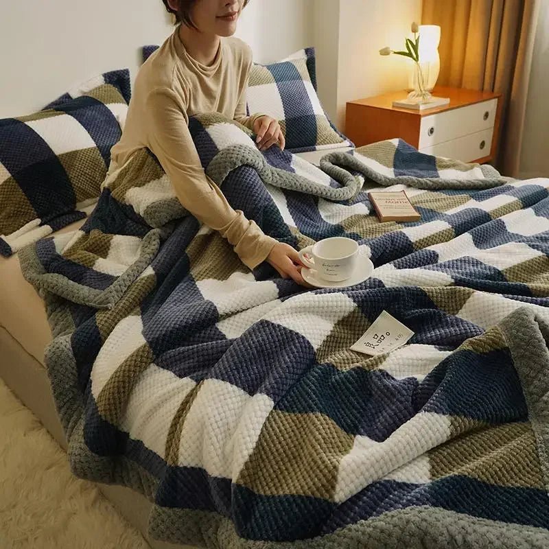 Japanische Strickdecke aus Chenille - Garn: Maschinenwaschbarer Überwurf für Couch & Bett - ApolettaApoletta