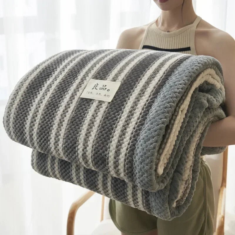 Japanische Strickdecke aus Chenille - Garn: Maschinenwaschbarer Überwurf für Couch & Bett - ApolettaApoletta