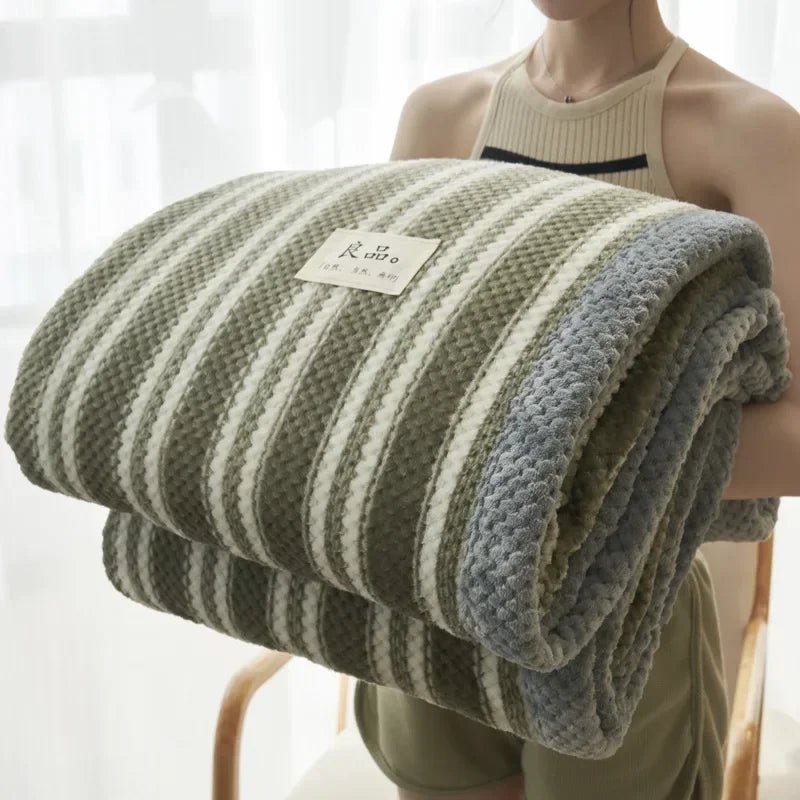 Japanische Strickdecke aus Chenille - Garn: Maschinenwaschbarer Überwurf für Couch & Bett - ApolettaApoletta
