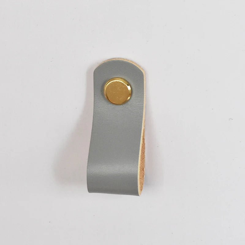 Nordische Möbelgriffe aus Gold mit Leder - ApolettaApoletta