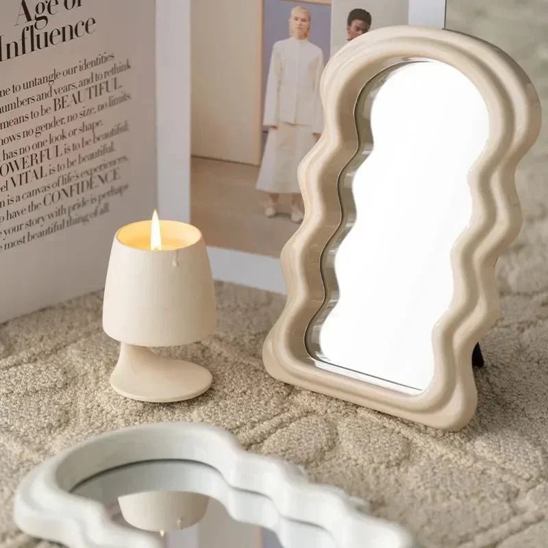 Wolkenförmiger Schminkspiegel: Minimalistische Wanddeko & Desktop - Spiegel - ApolettaApoletta