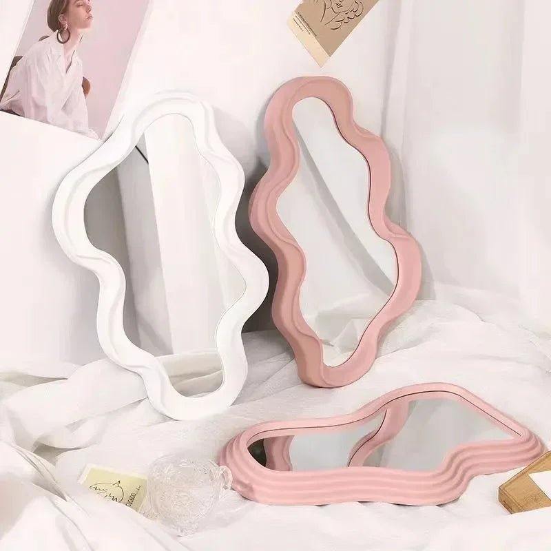 Wolkenförmiger Schminkspiegel: Minimalistische Wanddeko & Desktop - Spiegel - ApolettaApoletta