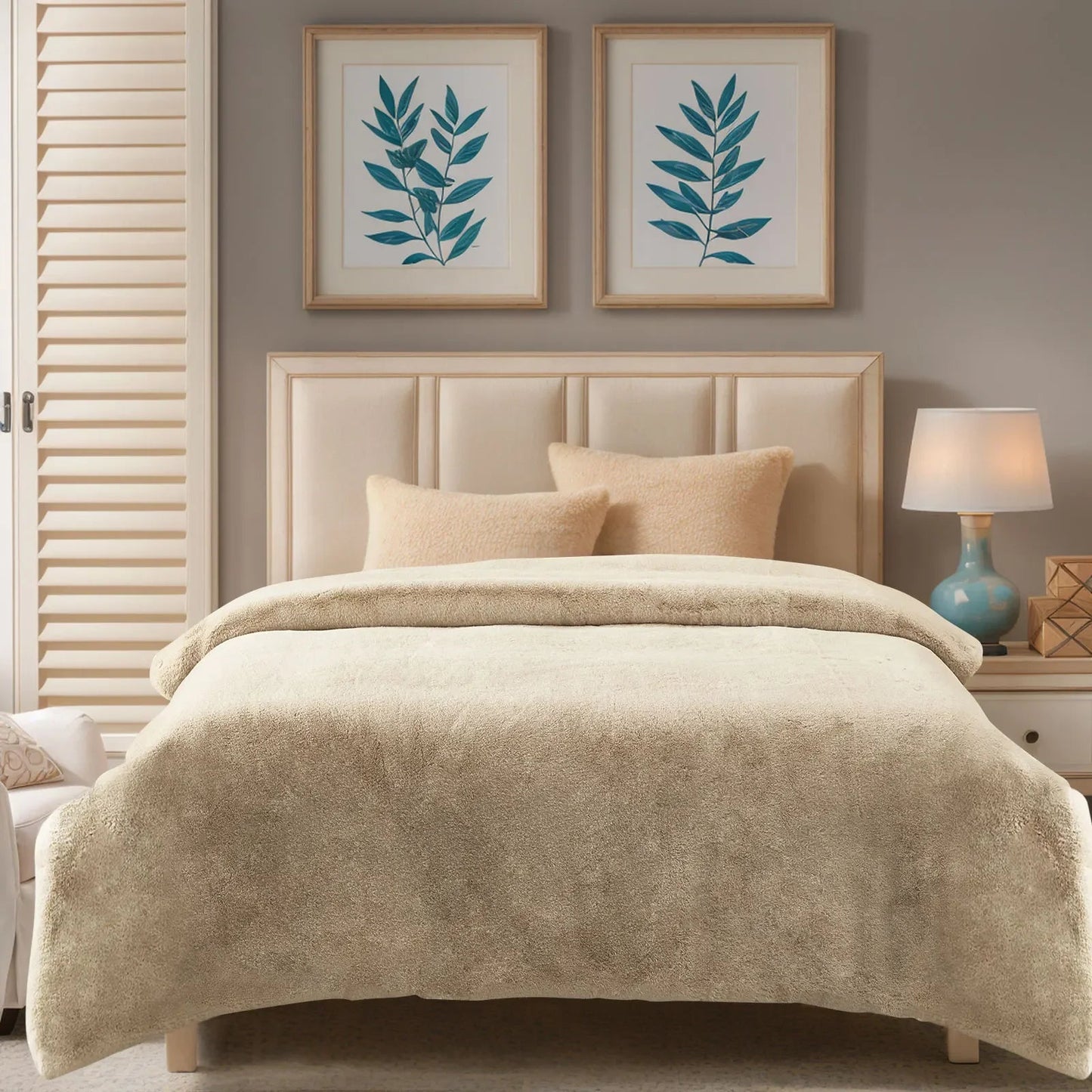 Luxuriöse Tagesdecke aus doppellagigem Kunstnerzfell: Weich & warm für Couch und Bett - ApolettaApoletta