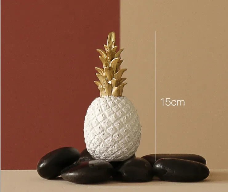 Goldene Ananas - Skulptur: Kreative Nordic - Deko für Wohnzimmer & Schlafzimmer - ApolettaApoletta