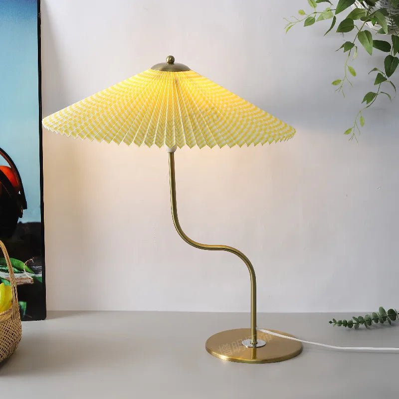 Plissee - Regenschirm - Tischlampe: Moderne Wackelleuchte für Schlafzimmer mit E14/E27 - Fassung - ApolettaApoletta