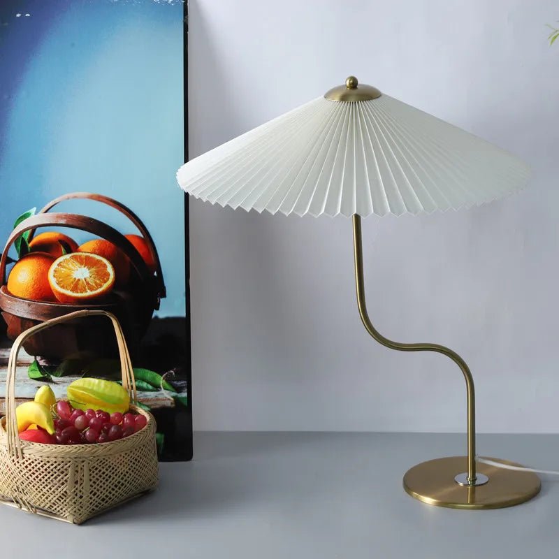 Plissee - Regenschirm - Tischlampe: Moderne Wackelleuchte für Schlafzimmer mit E14/E27 - Fassung - ApolettaApoletta