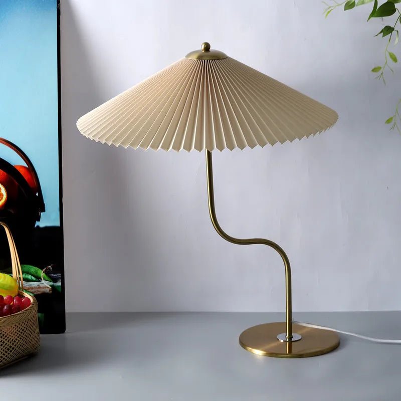 Plissee - Regenschirm - Tischlampe: Moderne Wackelleuchte für Schlafzimmer mit E14/E27 - Fassung - ApolettaApoletta