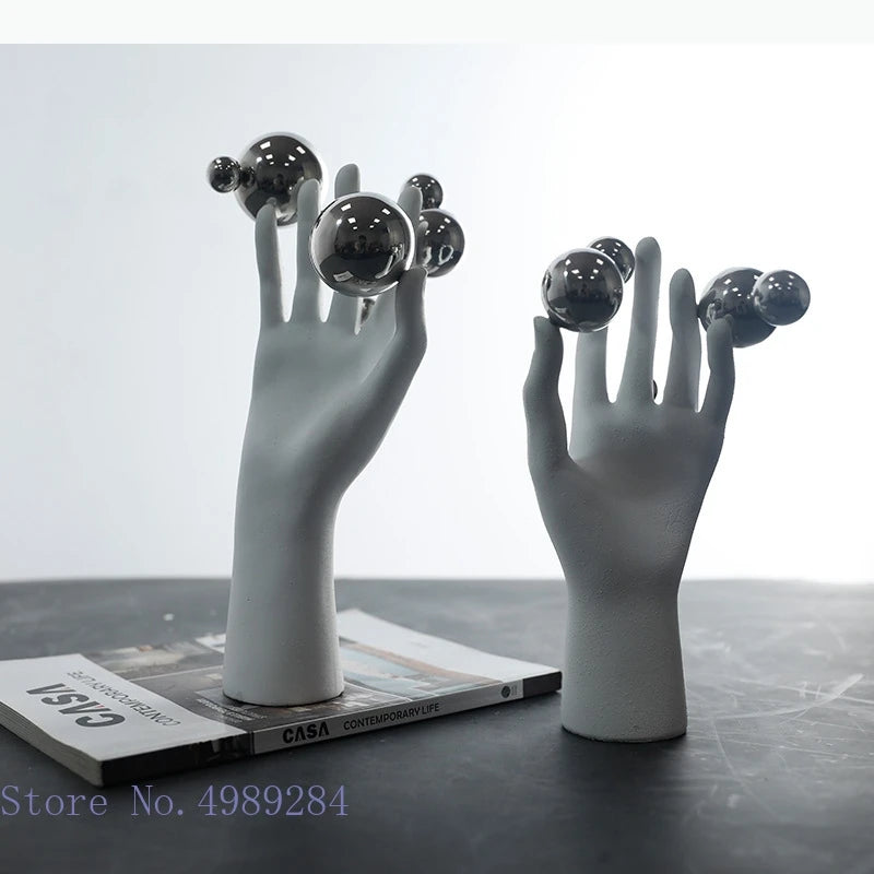 Abstrakte Silberne Handskulptur aus Harz – Kreative Heimdekoration