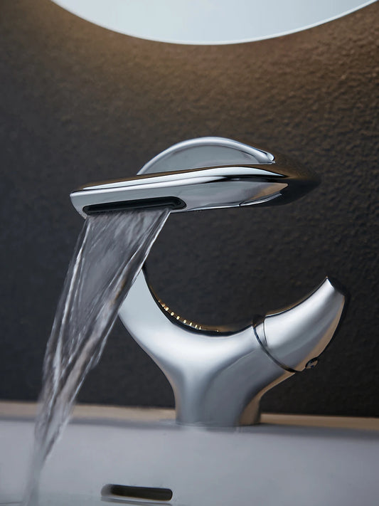 Wasserfall-Waschtischarmatur in Schwarz & Chrom - Apoletta