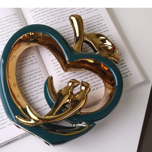 Moderne Goldene Herzskulptur (Hohl) – Liebe Kunstwerk - Apoletta