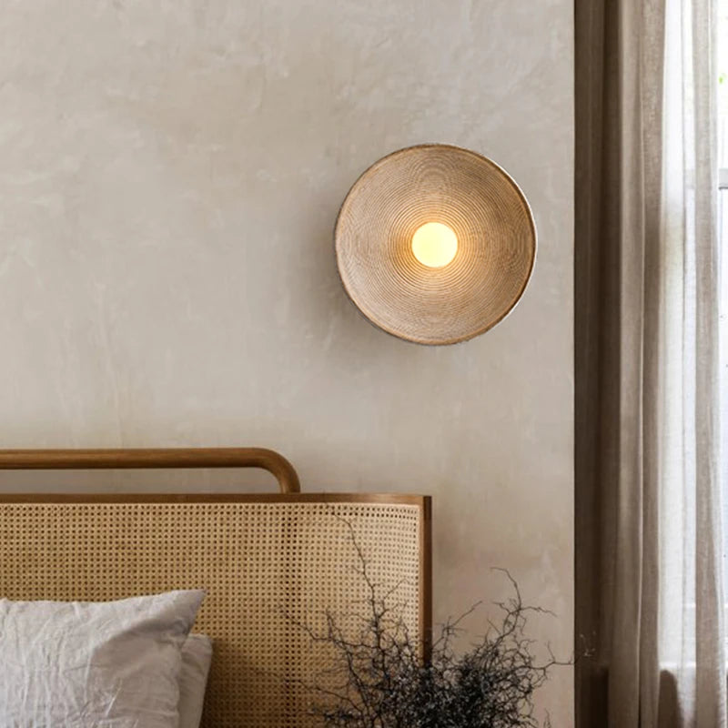 Runde Wabi-Sabi Wandlampe aus Harz