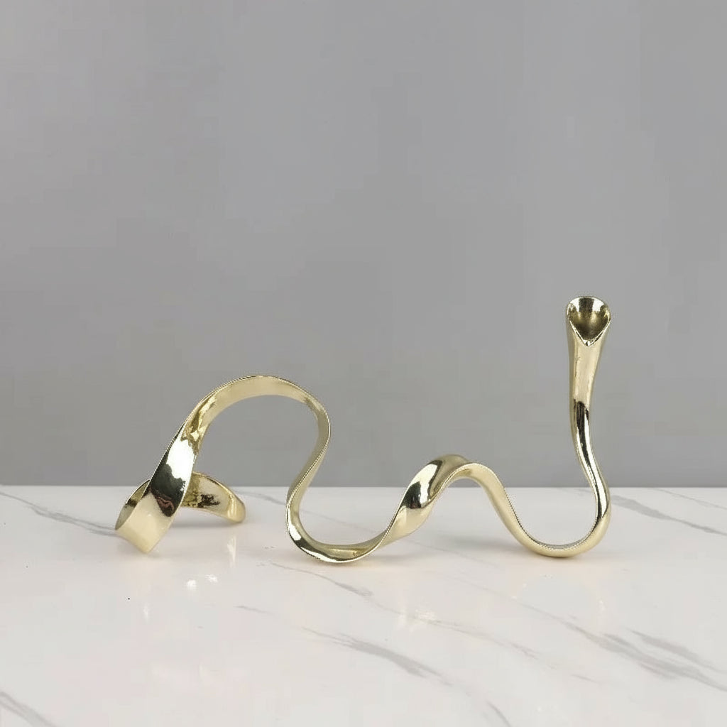 Moderner Wellen-Kerzenständer aus Metall – Geometrischer Kandelaber - Apoletta