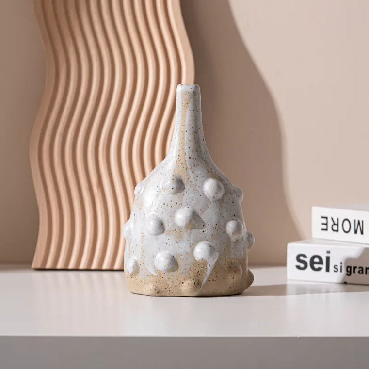 Moderne Keramikvase mit Stachel-Textur - Apoletta