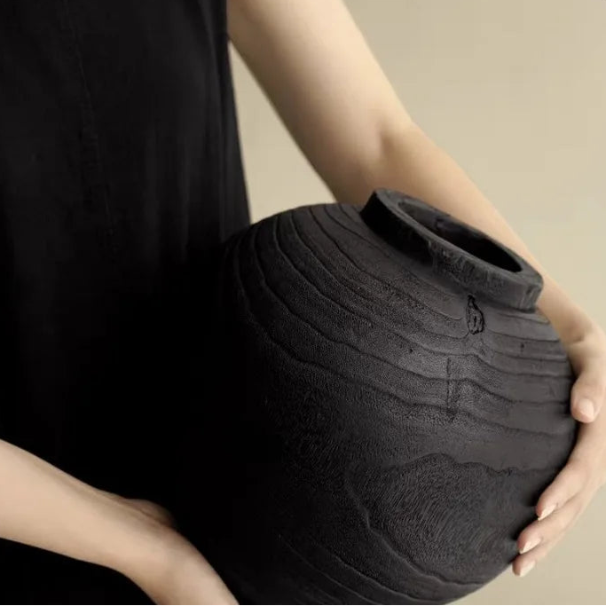 Handgefertigte Wabi-Sabi Holzvase aus Karbonisiertem Holz - Apoletta