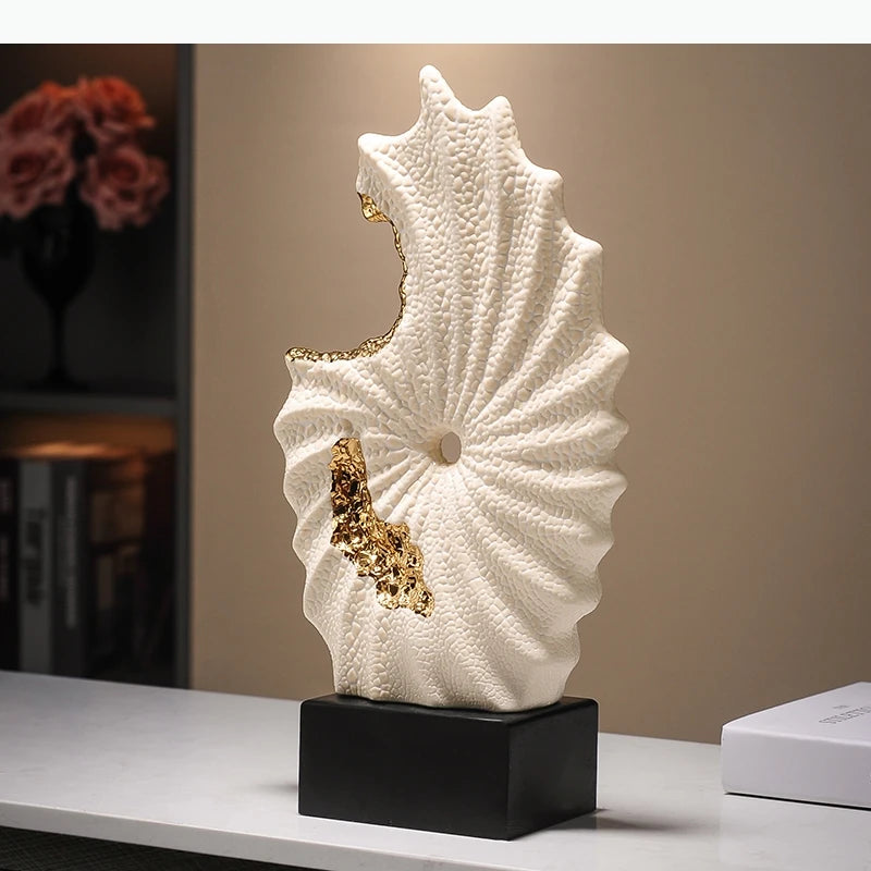 Vergoldete Abstrakte Keramiklandschaft – Ästhetisches Dekor