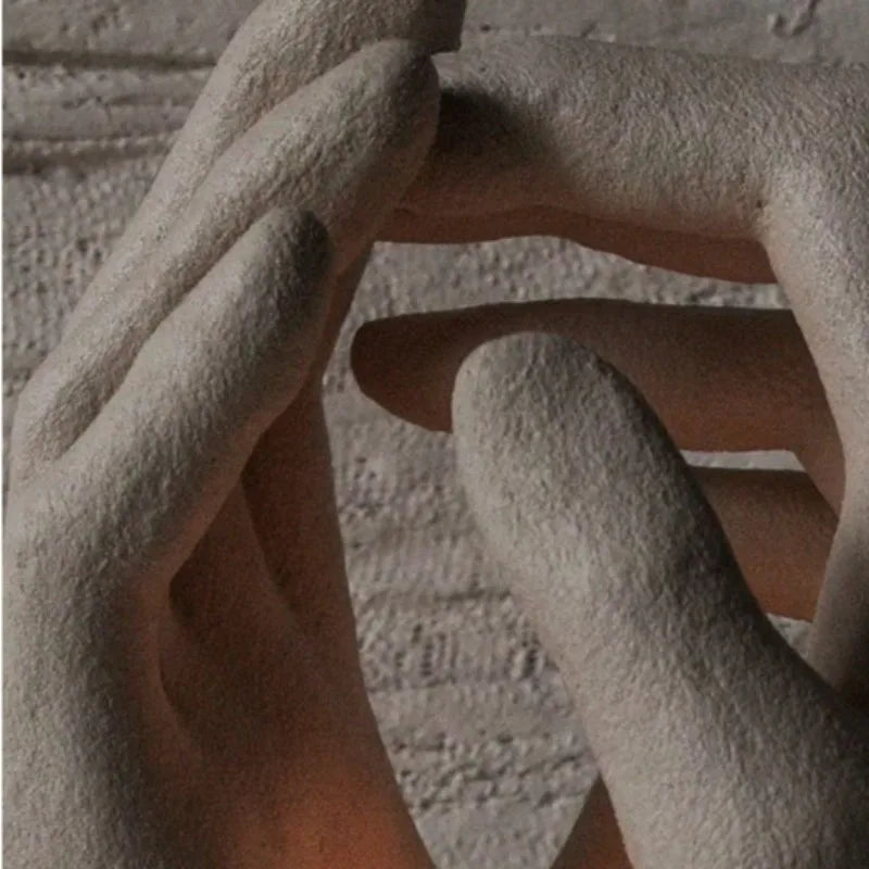 Moderner Kerzenhalter in Hände-Form - Apoletta