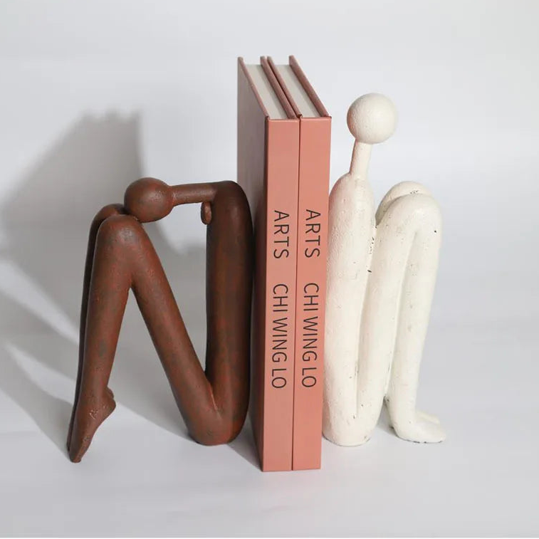 Minimalistische Abstrakte Figur-Skulptur aus Harz - Apoletta