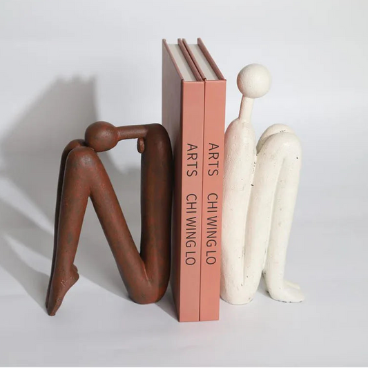 Minimalistische Abstrakte Figur-Skulptur aus Harz - Apoletta