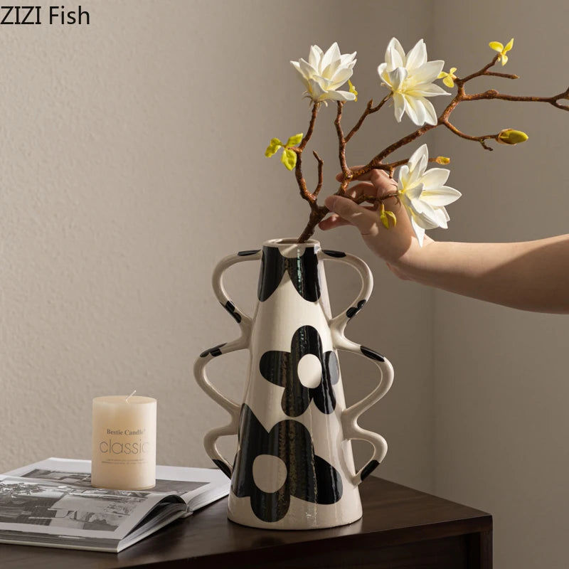 Abstrakte Keramikvase mit Schwarz-Weißem Muster