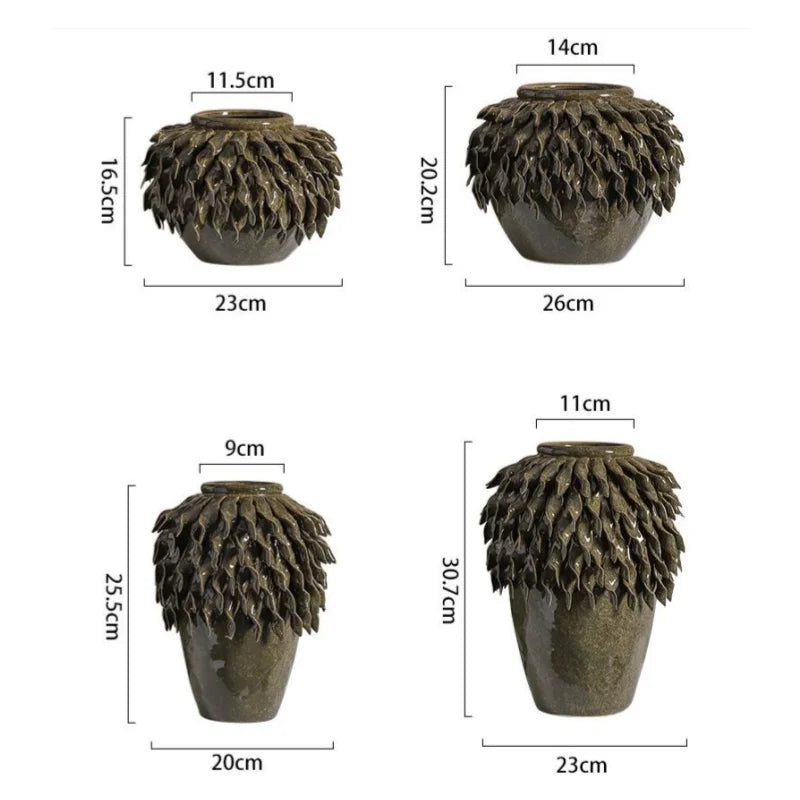 Abstrakte Keramikvase mit 3D-Blattrelief - Apoletta