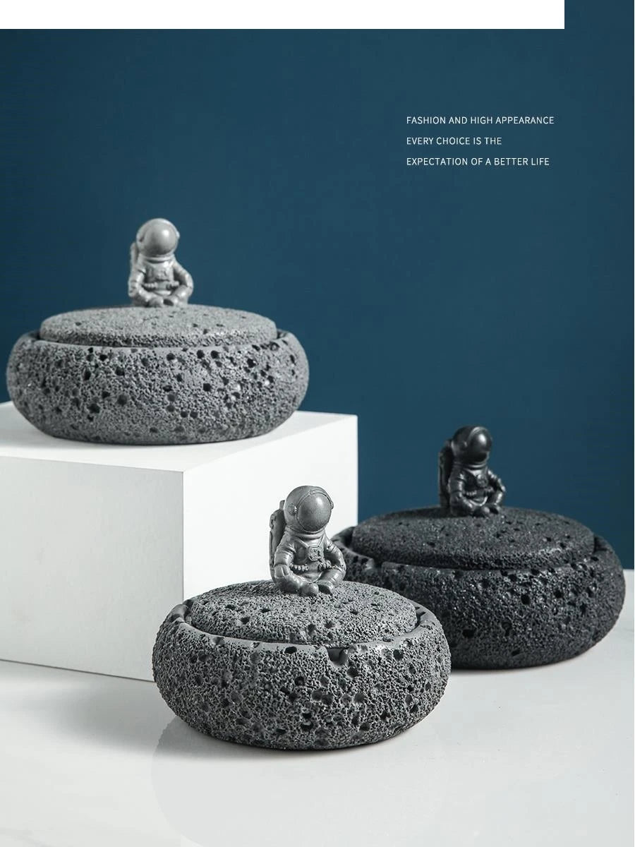 Zement Astronauten-Aschenbecher mit Deckel (Groß & Hitzebeständig) - Apoletta