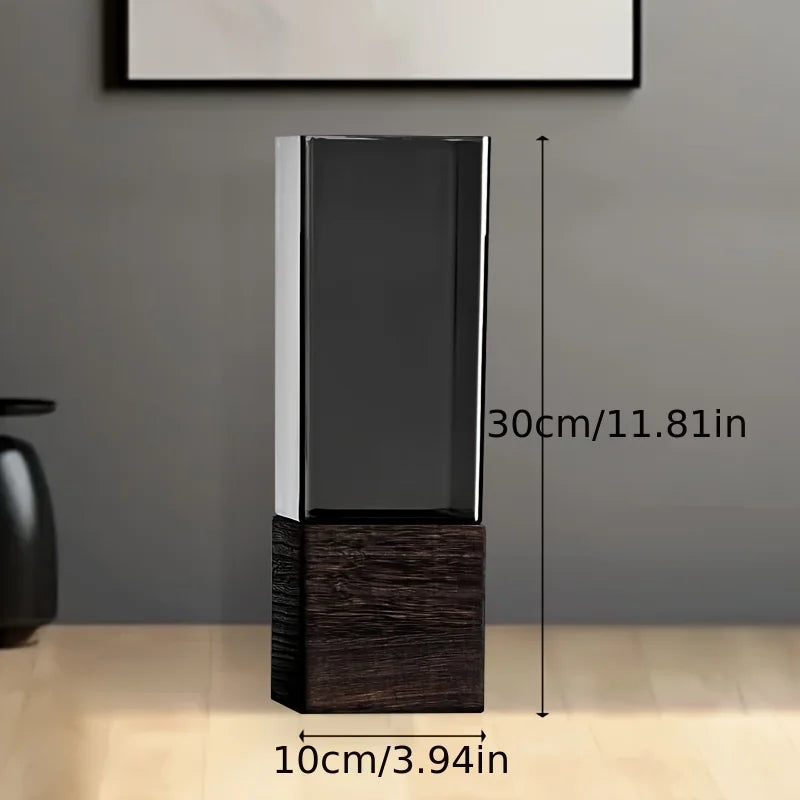 Acrylvase im nordischen Stil mit Holzsockel