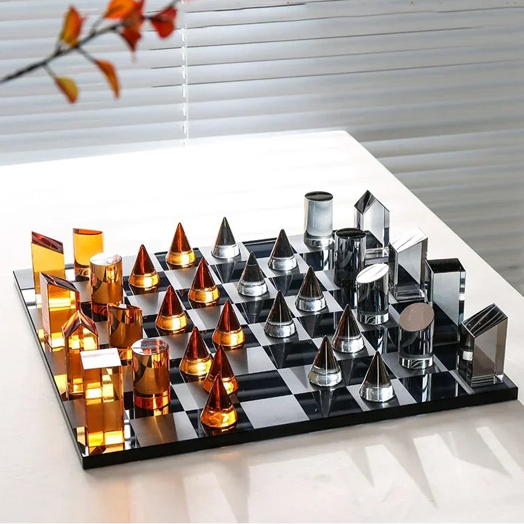 Minimalistische Kristall-Schachfigur – Geometrisches Kunstwerk - Apoletta