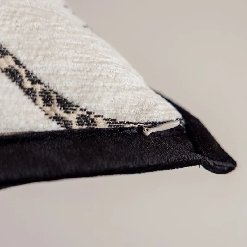 Luxuriöser Jacquard-Kissenbezug (Bestickt) – Einfachheit & Design - Apoletta