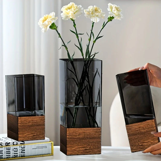 Acrylvase im nordischen Stil mit Holzsockel