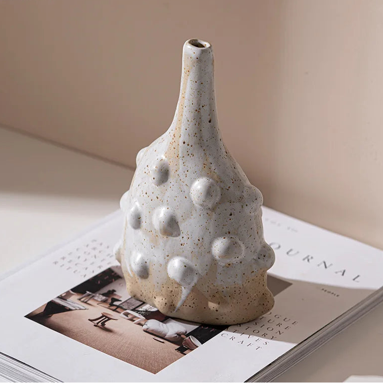 Moderne Keramikvase mit Stachel-Textur - Apoletta