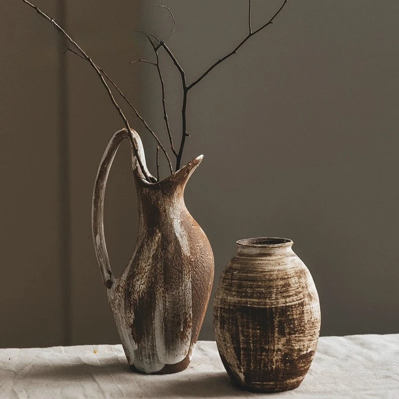 Skandinavische Terra Cotta Wabi-Sabi Vase – Minimalistisches Herzstück