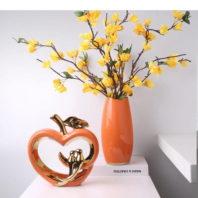 Moderne Goldene Herzskulptur (Hohl) – Liebe Kunstwerk - Apoletta