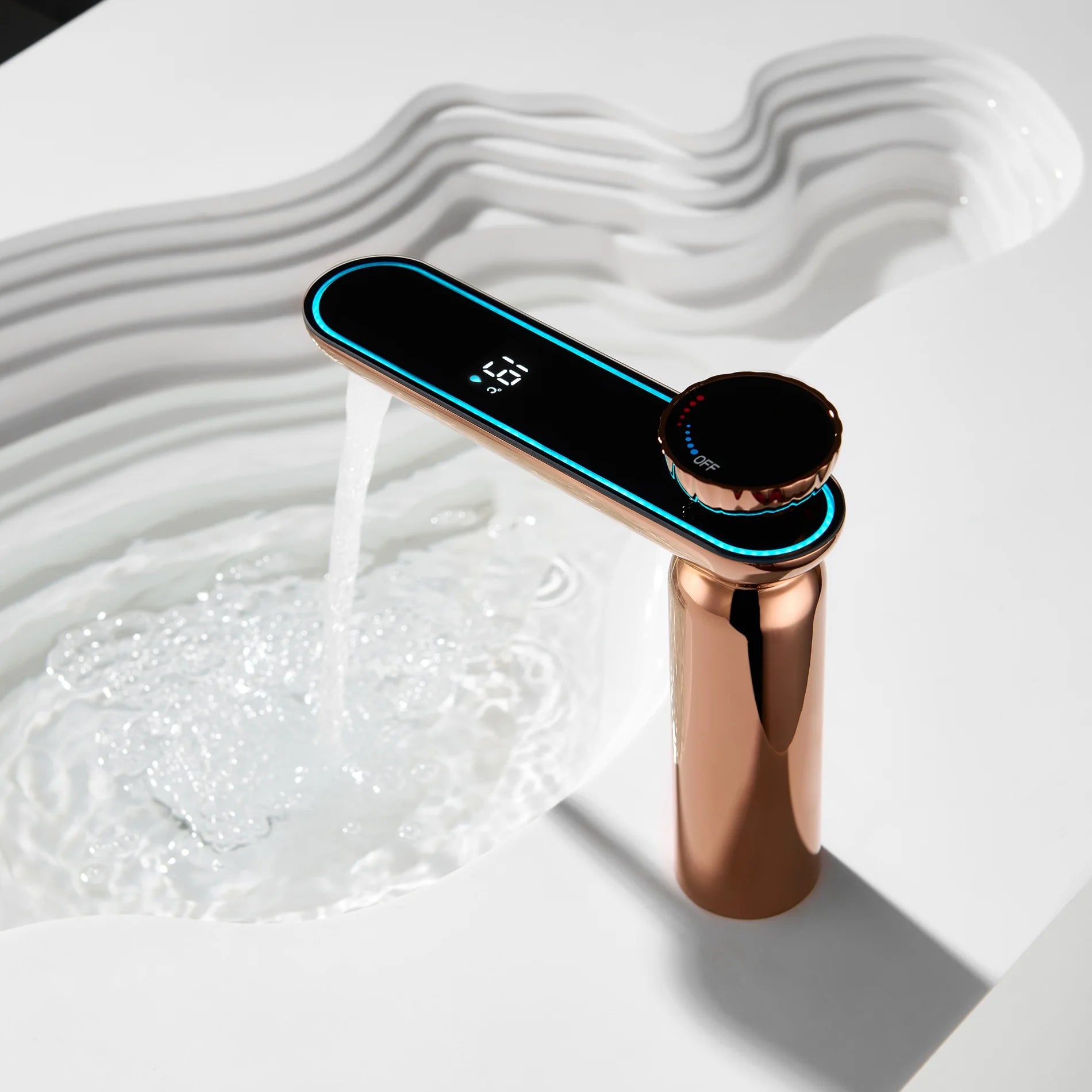 Roségoldene Armatur mit Digitalanzeige - Apoletta
