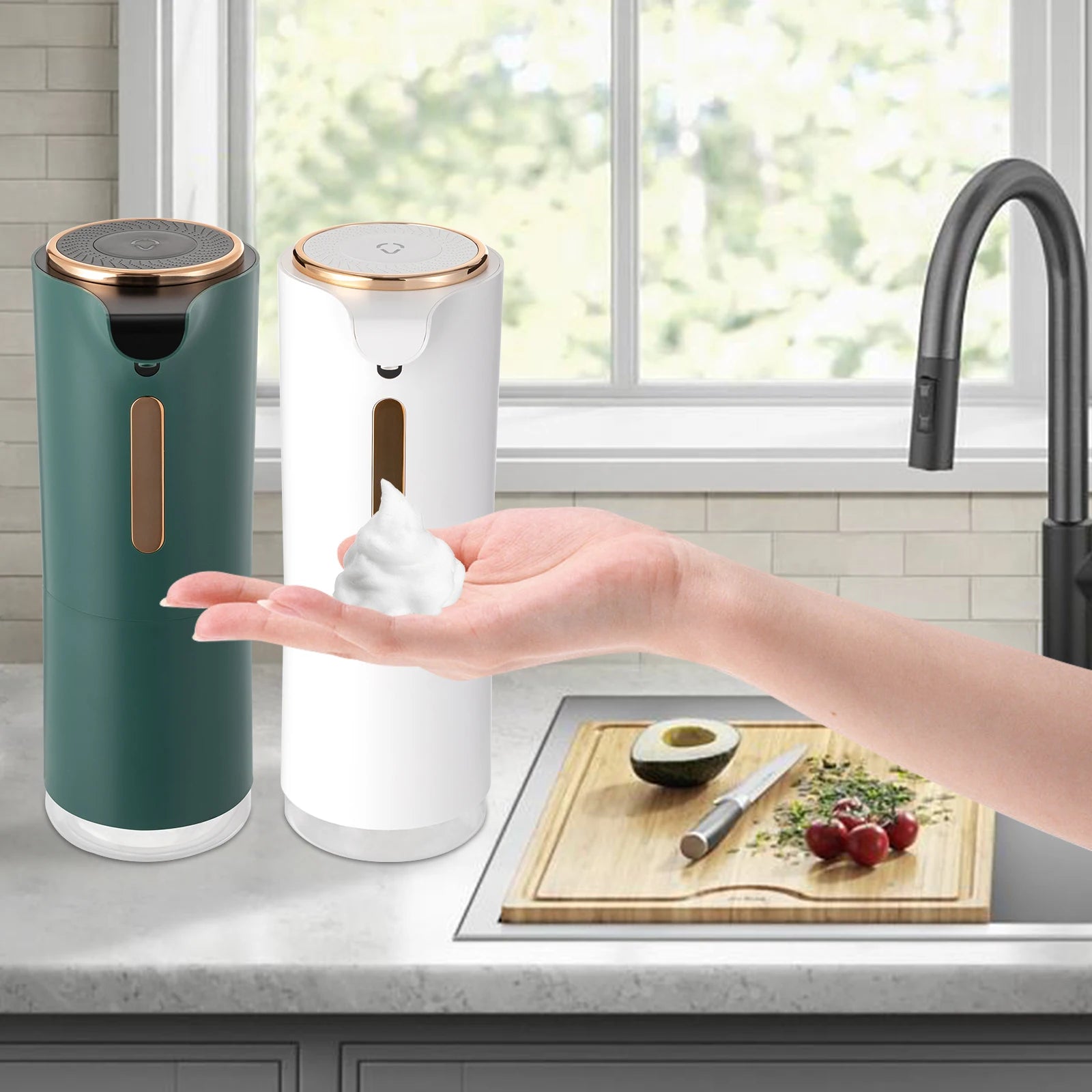 Grüner/weißer Seifenspender: 1200 mAh, berührungslos & wasserdicht für die Küche - ApolettaApoletta
