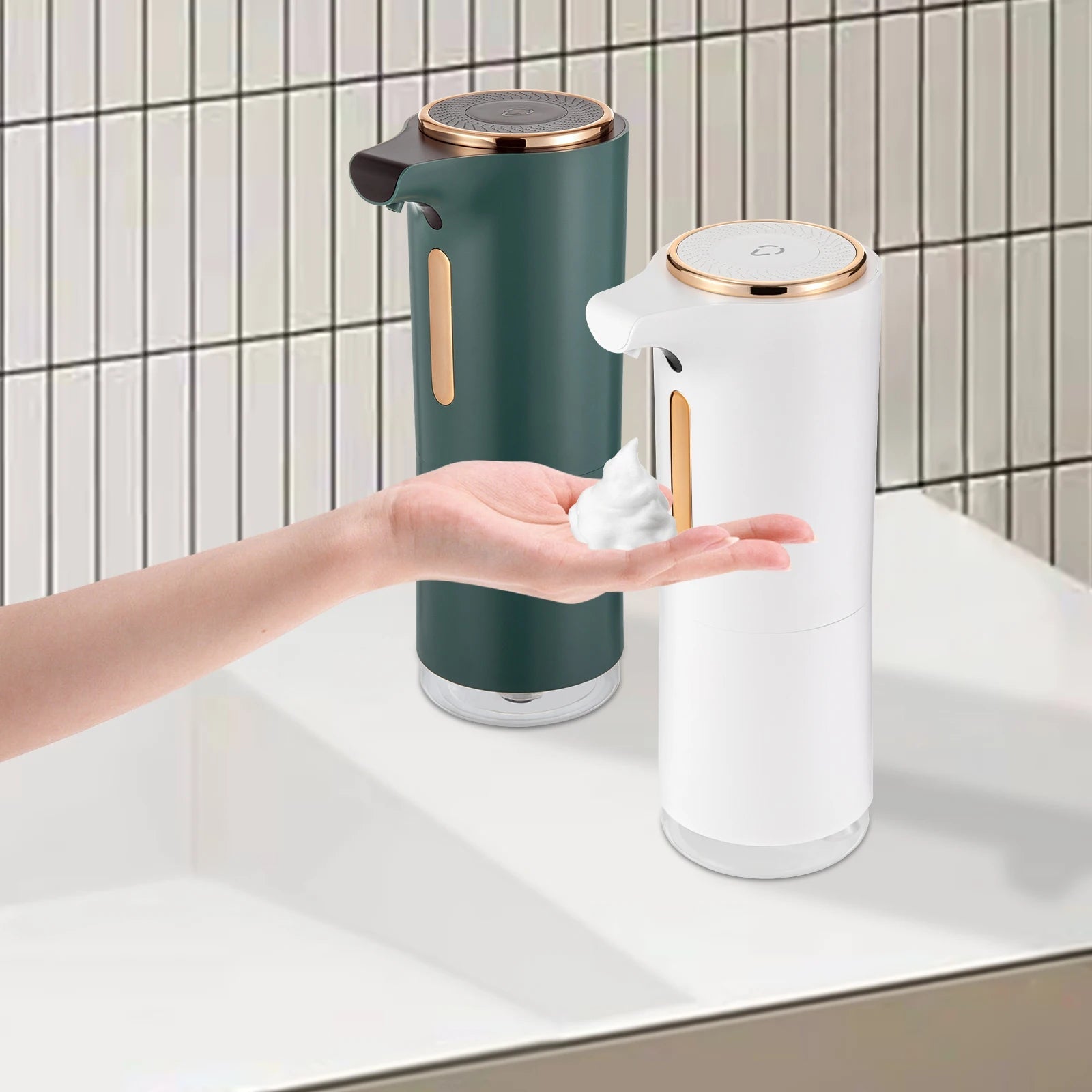 Grüner/weißer Seifenspender: 1200 mAh, berührungslos & wasserdicht für die Küche - ApolettaApoletta