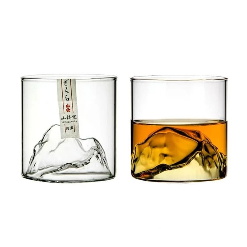 3D - Whiskyglas "Japanischer Berg": Handgefertigtes Glas mit Holzbox für Liebhaber - ApolettaApoletta