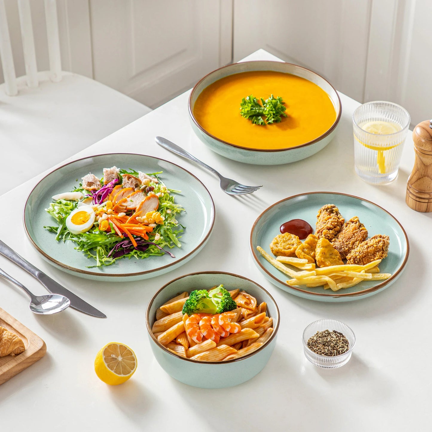 Grünes Keramik - Geschirrset: 16/32 - teilig aus ofensicherem Steinzeug mit Teller, Dessertteller & Schüsseln - ApolettaApoletta