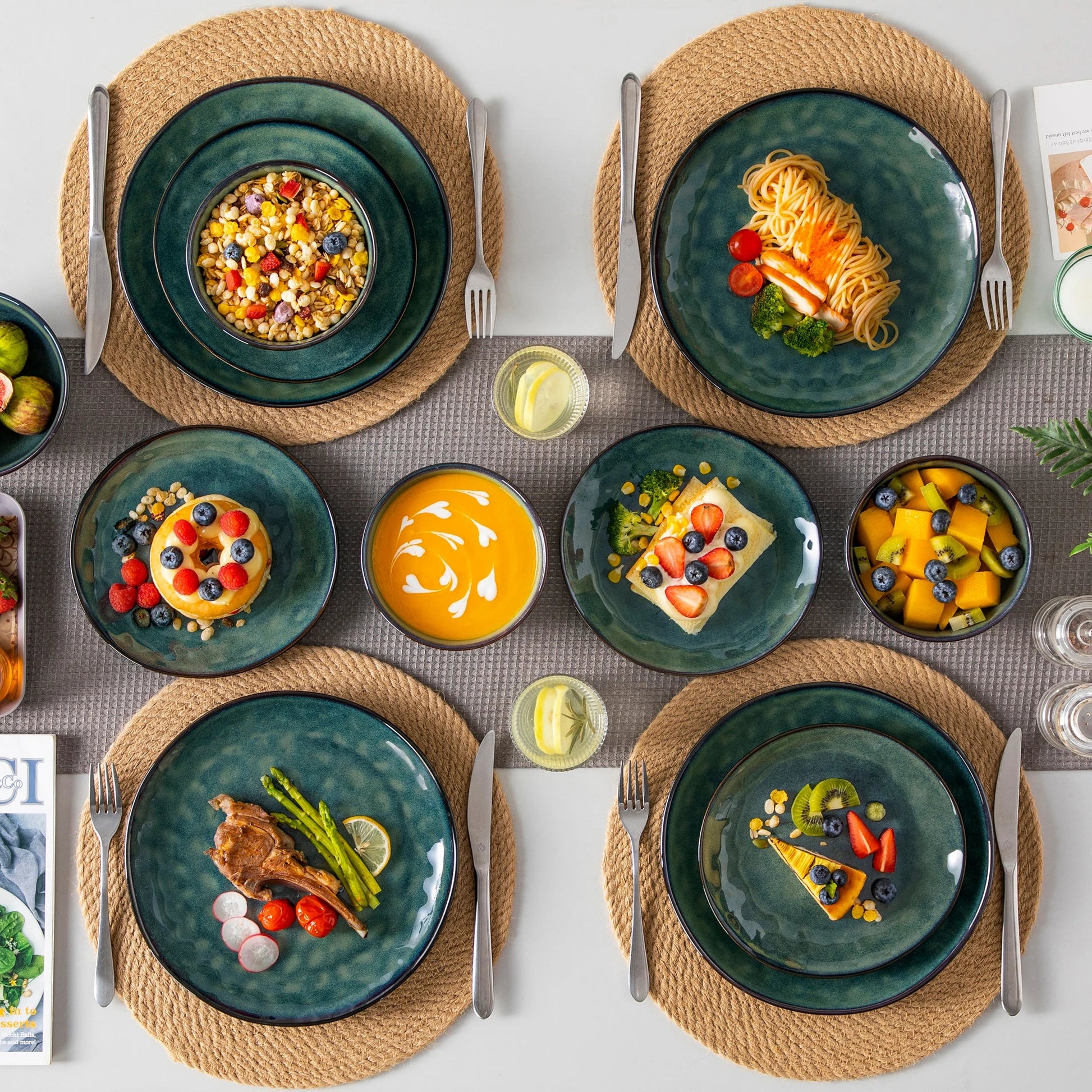 Grünes Keramik - Set: 12/24 - teiliges Geschirr aus Steinzeug für 4 oder 8 Personen - ApolettaApoletta