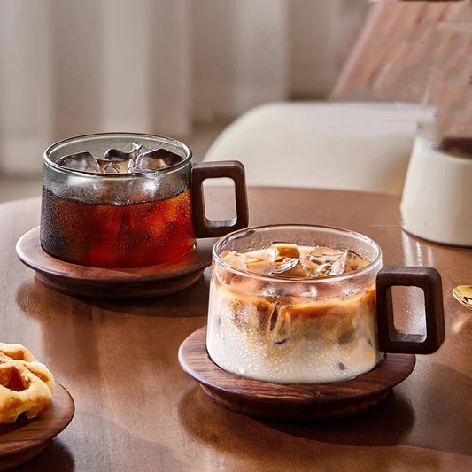 Glastasse mit Holzgriff & Untertasse - ApolettaApoletta