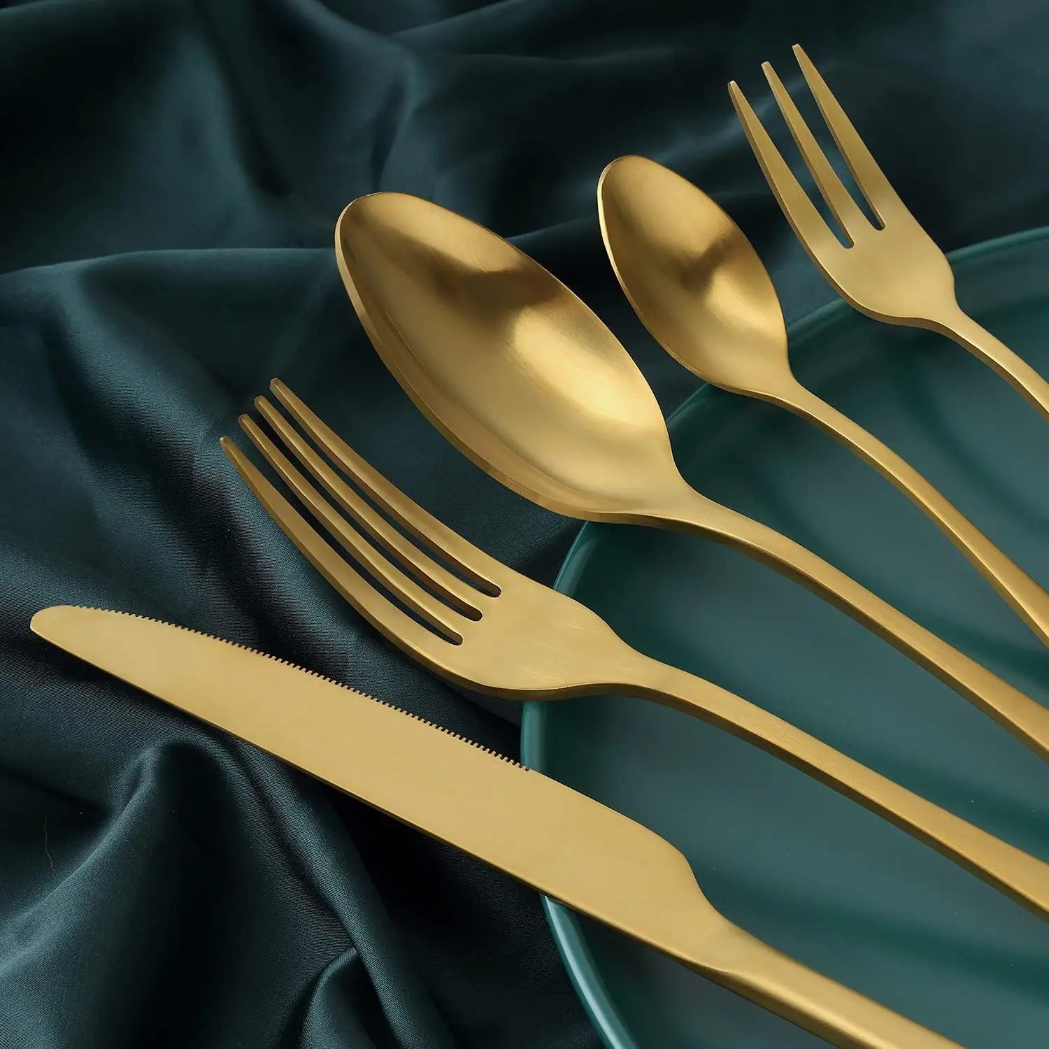 60 - teiliges goldenes Besteck - Set: Hochwertiges Edelstahl - Geschirr für den Geschirrspüler - ApolettaApoletta