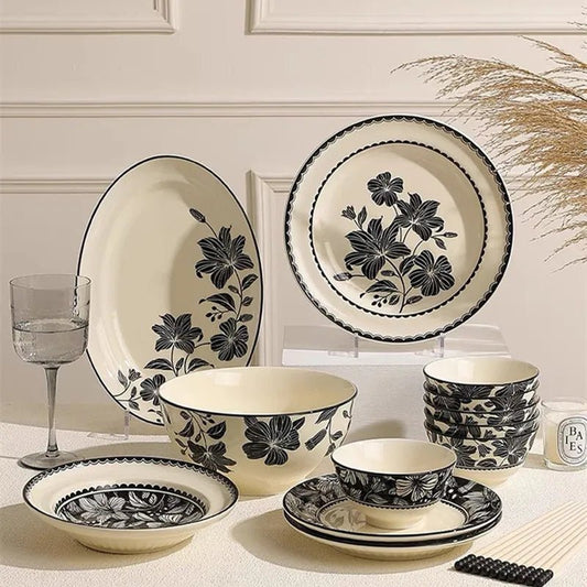 Vintage - Keramik - Geschirr - Set: Schalen, Teller & Besteck mit schwarzem Lilienmuster - ApolettaApoletta
