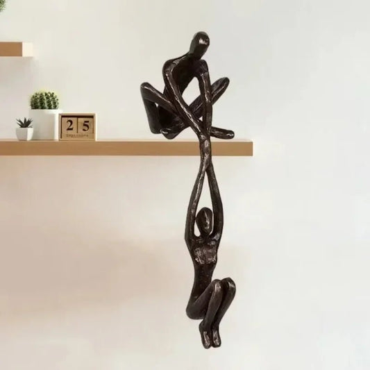 Kunst - Skulptur „Tanzendes Paar“: Mann hebt Frau - Statue für Desktop - Deko - ApolettaApoletta