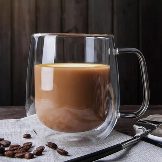 Doppelwandiger Borosilikat - Glasbecher: Hitzebeständig mit Griff für Kaffee & Saft - ApolettaApoletta