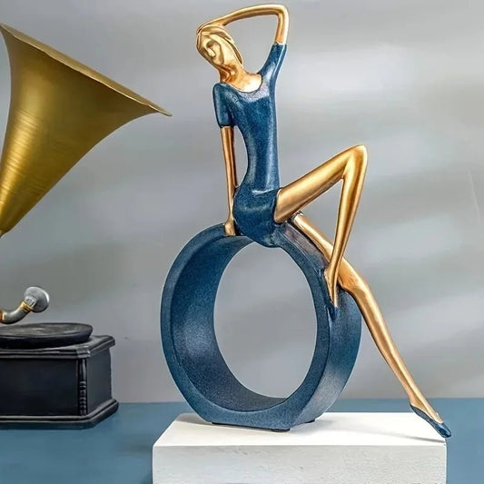 Desktop - Ornamente: Lesendes Mädchen - Figur für Wohnzimmer & Arbeitszimmer - ApolettaApoletta
