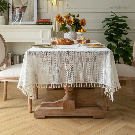Weiße Spitzentischdecke: Französischer Vintage - Stil für Esstisch & Hochzeit - ApolettaApoletta